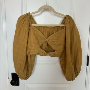 Chic le Frique tan puff sleeve crop top